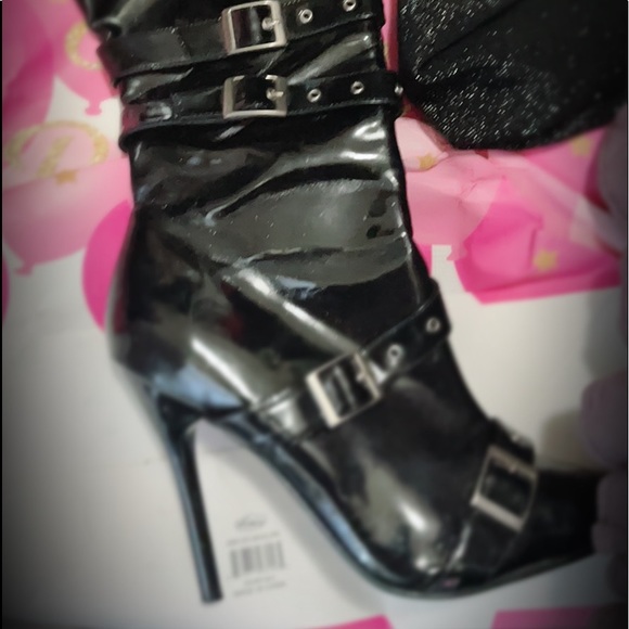 Ellie shoes never worn size seven runs small looks amazing - Picture 2 of 3